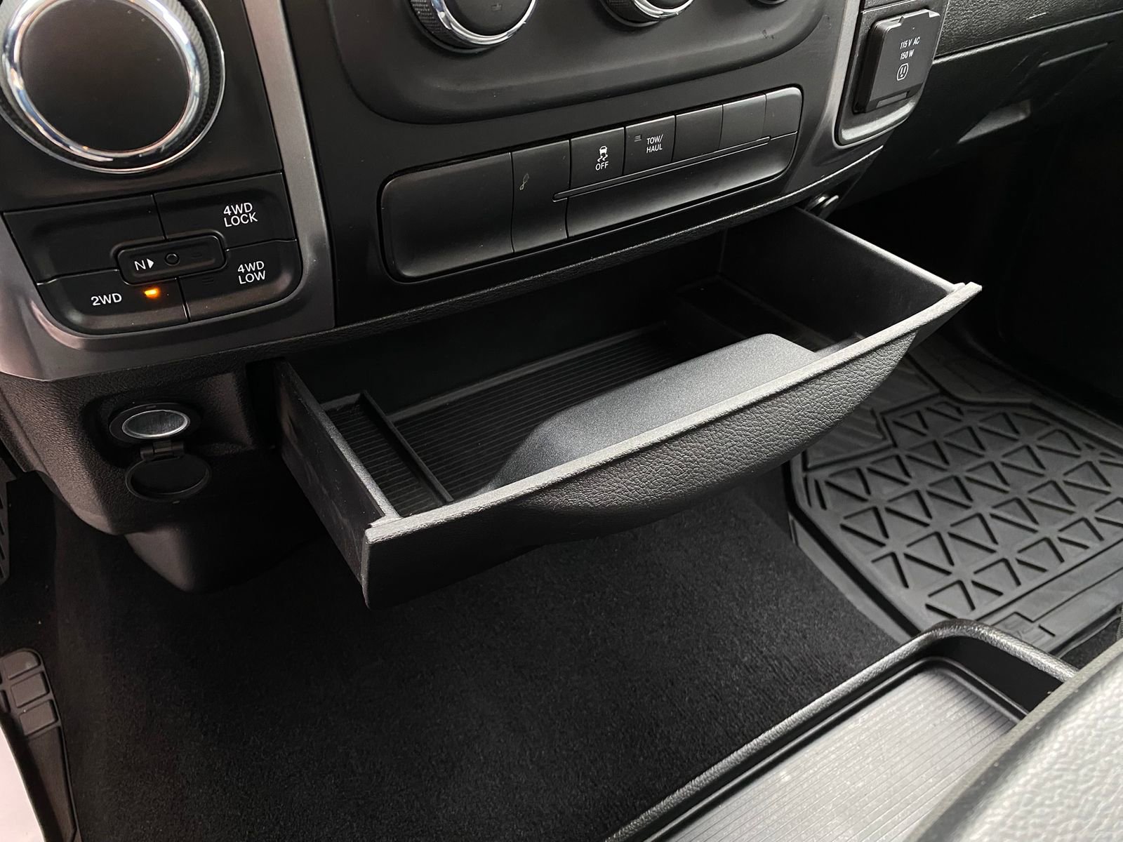 Used 2023 RAM 1500 Classic SLT image 17