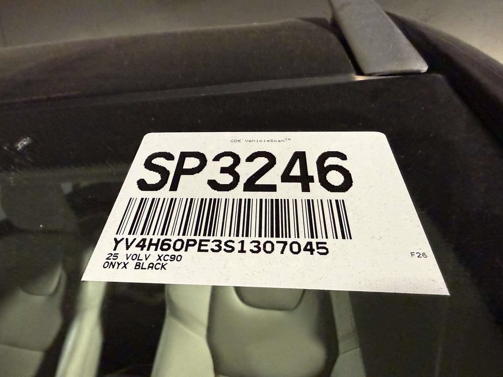 Used 2025 Volvo XC90 T8 Plus AWD/4WD image 6
