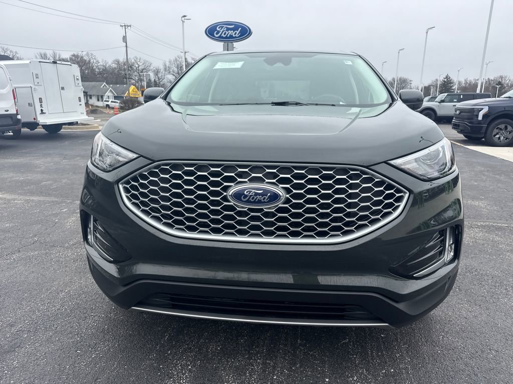 Used 2024 Ford Edge SEL w/ Convenience Package image 3