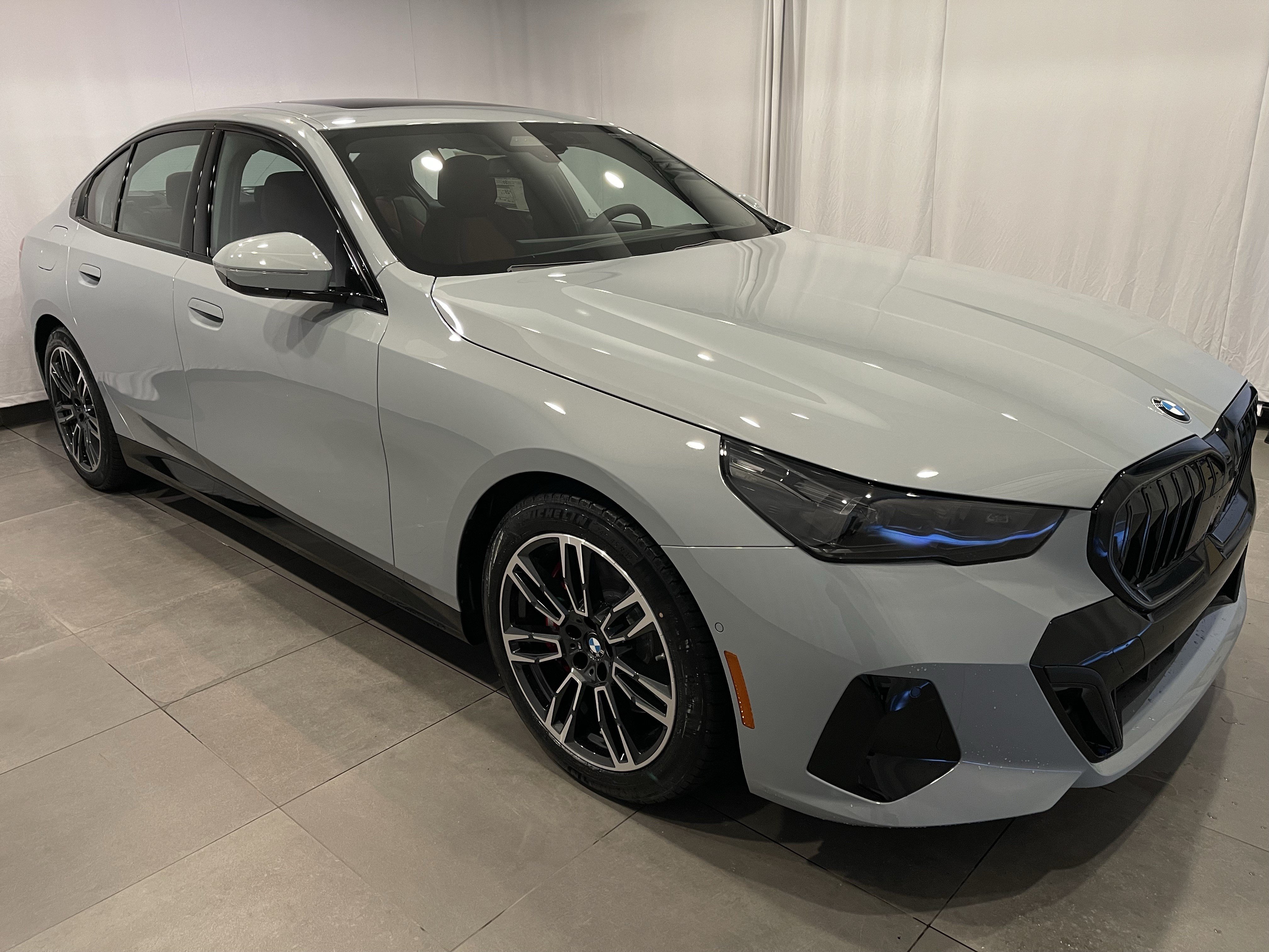 New 2027 BMW 540i xDrive w/ M Sport Package AWD/4WD image 3