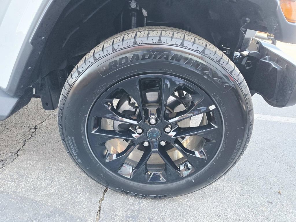 Used 2025 Jeep Wrangler Unlimited Sahara image 18