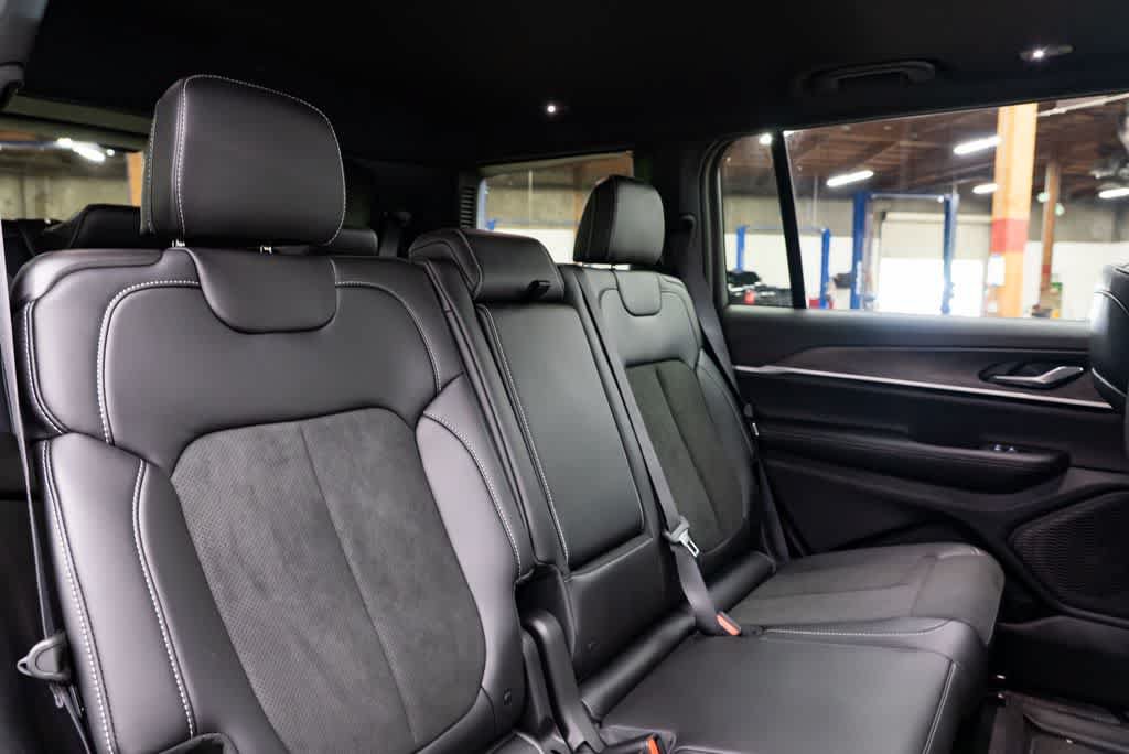 New 2026 Jeep Grand Cherokee L 4WD image 30