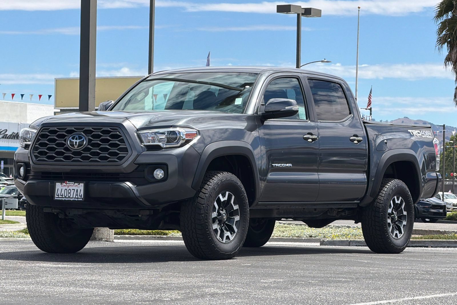 Used 2023 Toyota Tacoma TRD Off-Road w/ Technology Package AWD/4WD image 9