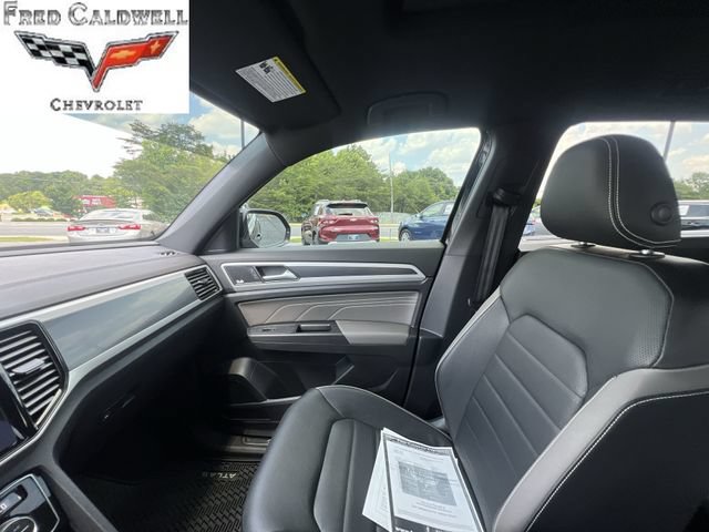 Used 2023 Volkswagen Atlas Cross Sport SEL Premium R-Line AWD/4WD image 11
