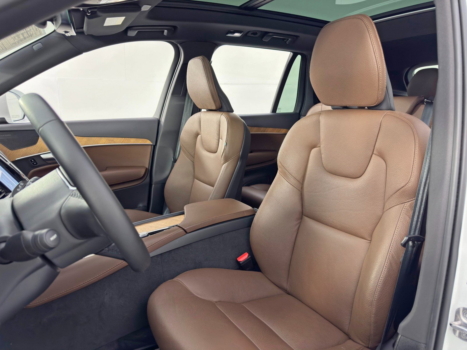 Used 2024 Volvo XC90 T8 Plus image 40