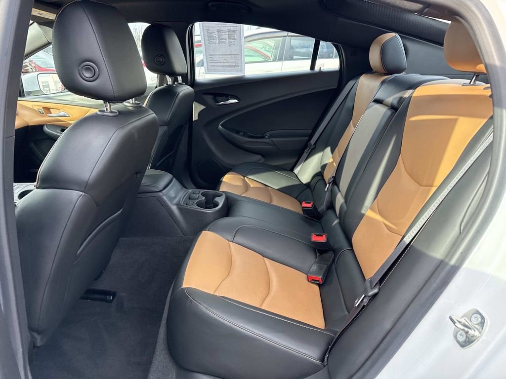 Used 2016 Chevrolet Volt Premier w/ Driver Confidence Package FWD image 11