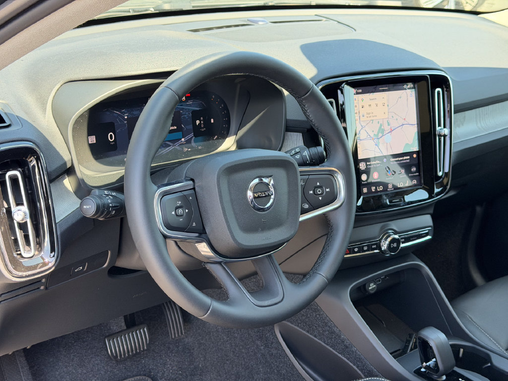 New 2026 Volvo XC40 B5 Core w/ Climate Package AWD/4WD image 15