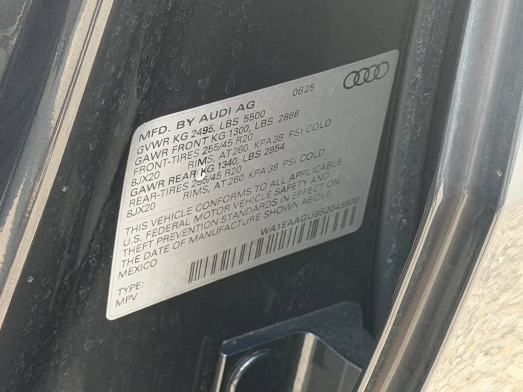 Used 2025 Audi Q5 Premium Plus w/ Premium Plus AWD/4WD image 31