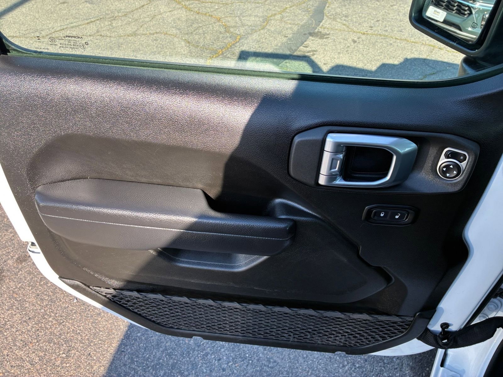 Used 2025 Jeep Wrangler Sport S image 18