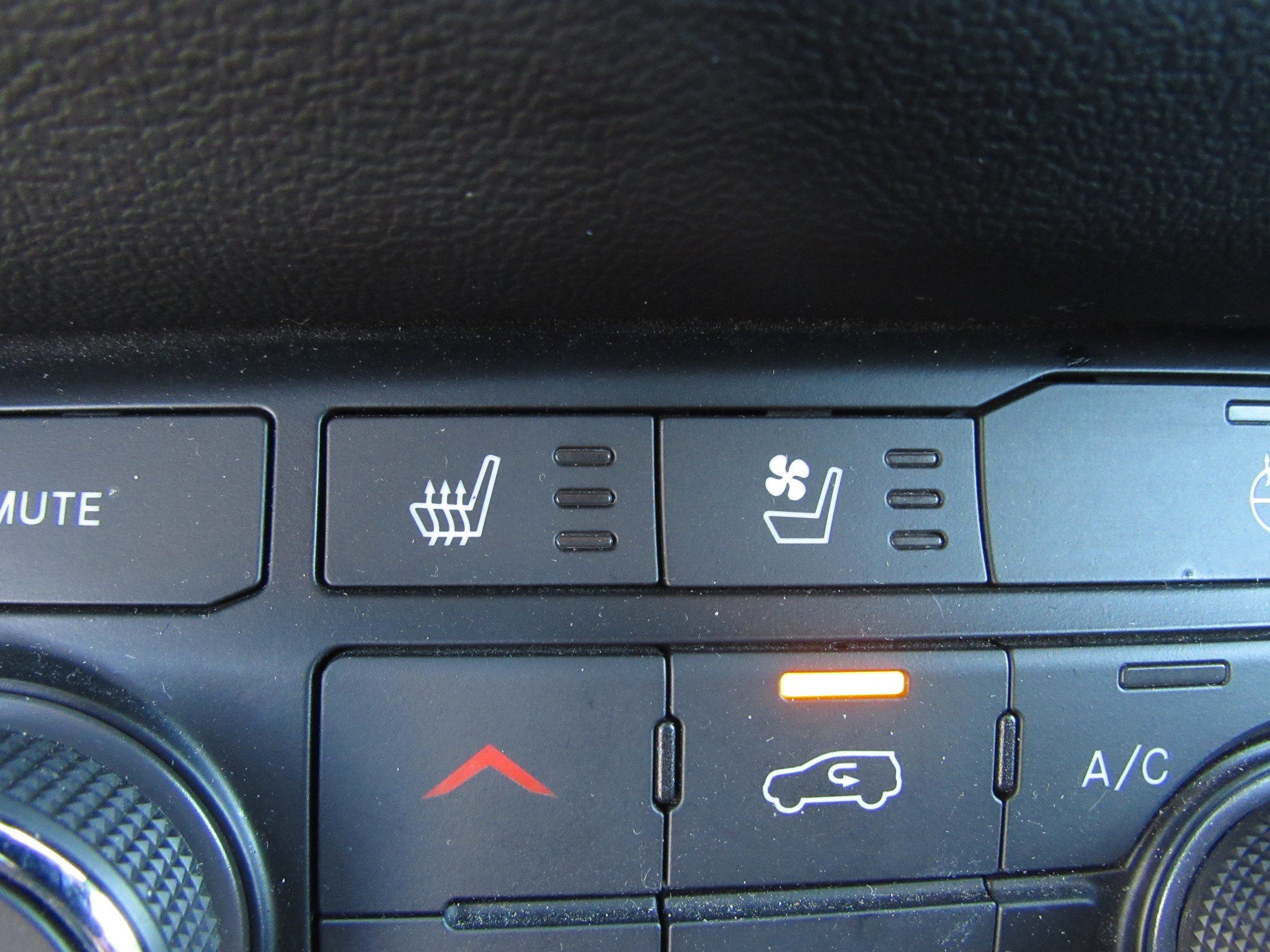 Used 2025 Dodge Durango GT image 24