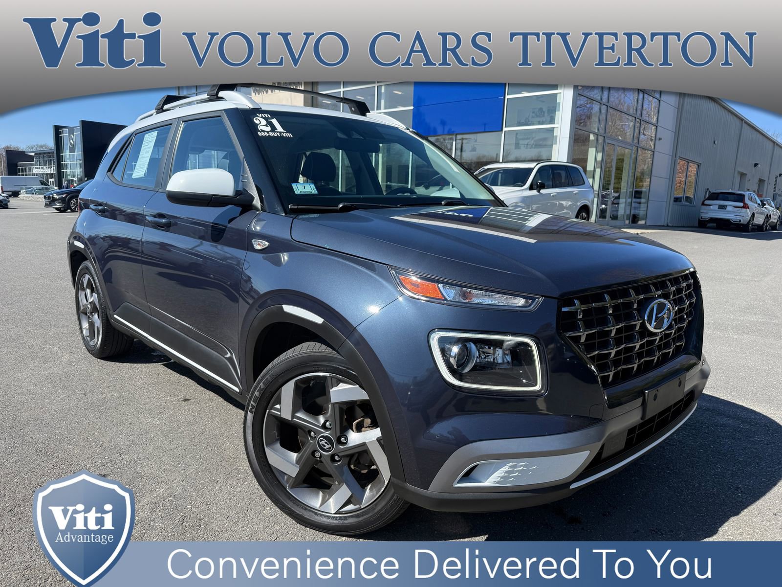 Used 2021 Hyundai Venue FWD image 1