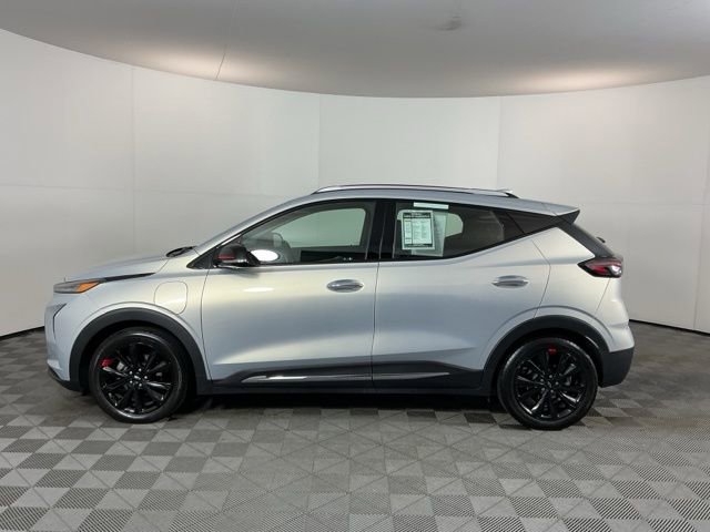 Used 2023 Chevrolet Bolt EUV Premier w/ Sun & Sound Package FWD image 8