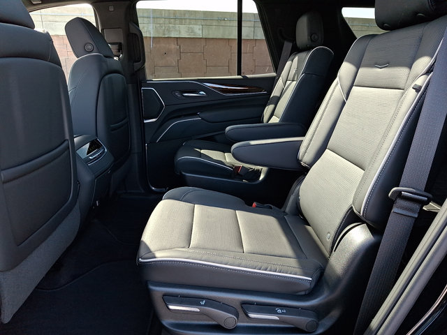 Used 2023 Cadillac Escalade Premium Luxury AWD/4WD image 10