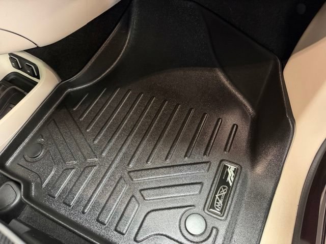 Used 2017 Chrysler Pacifica Limited FWD image 38