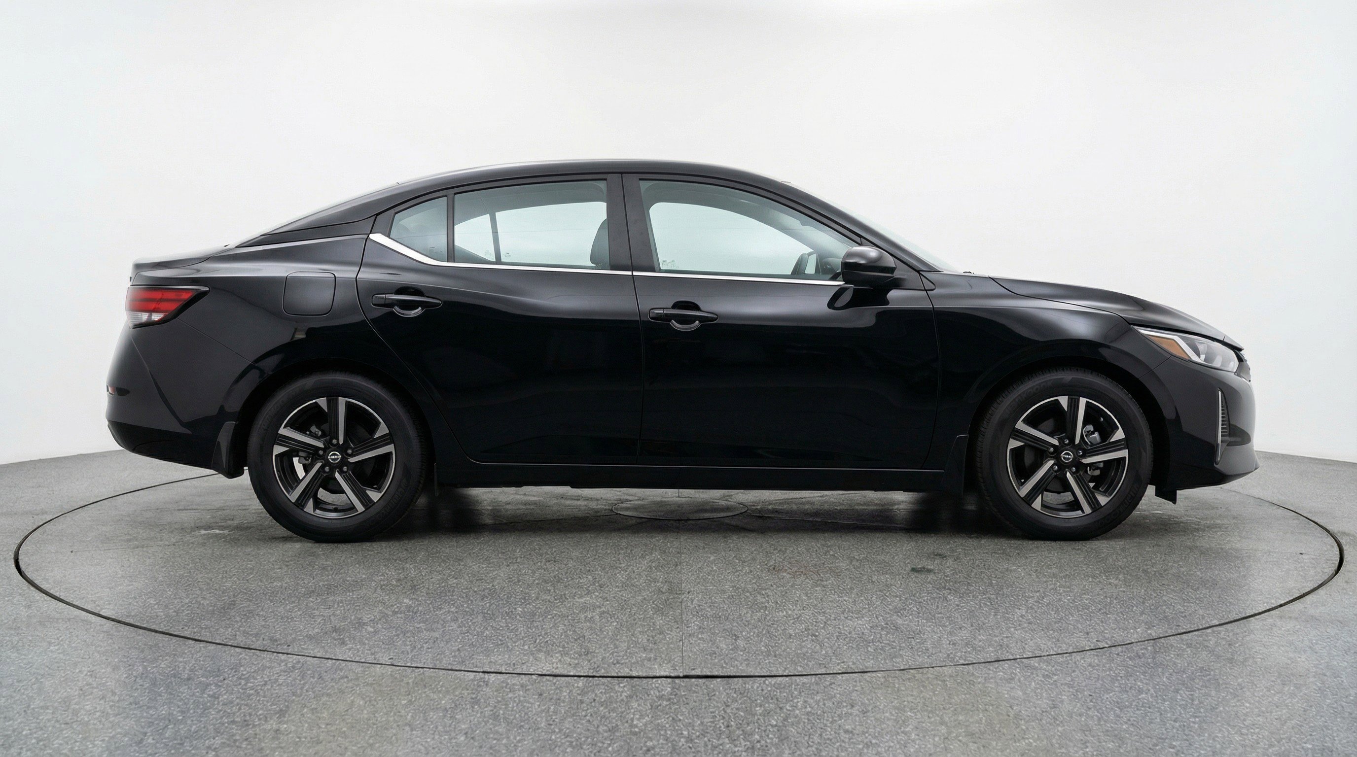 Used 2025 Nissan Sentra SV image 11