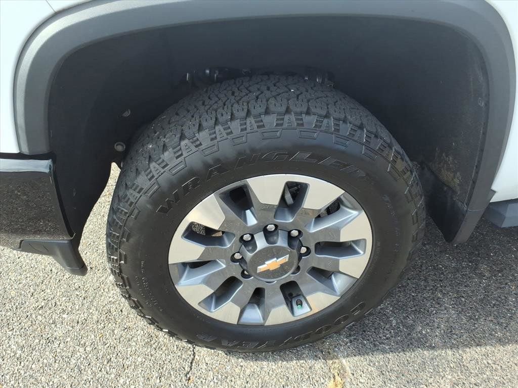 Used 2023 Chevrolet Silverado 2500 Custom w/ Custom Convenience Package image 10