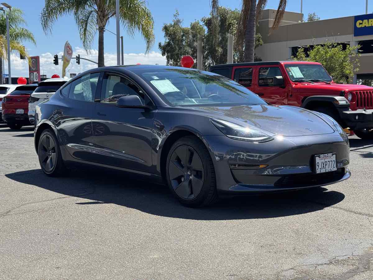 Used 2023 Tesla Model 3 Standard Range RWD image 5