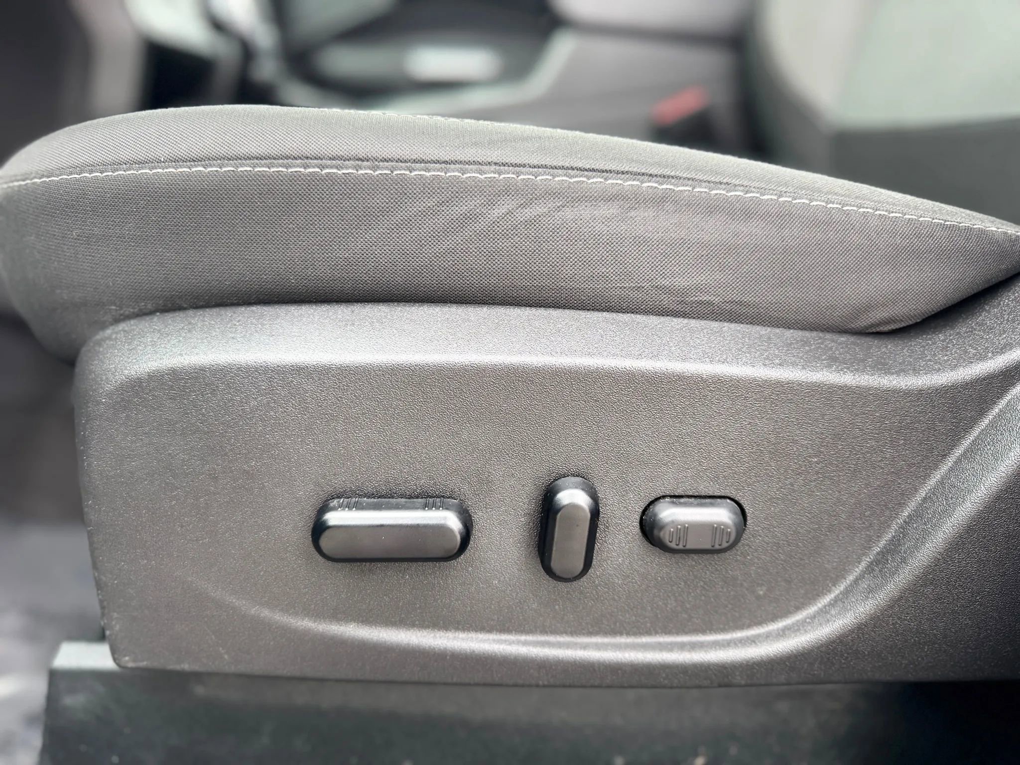 Used 2019 Ford Escape SE image 34