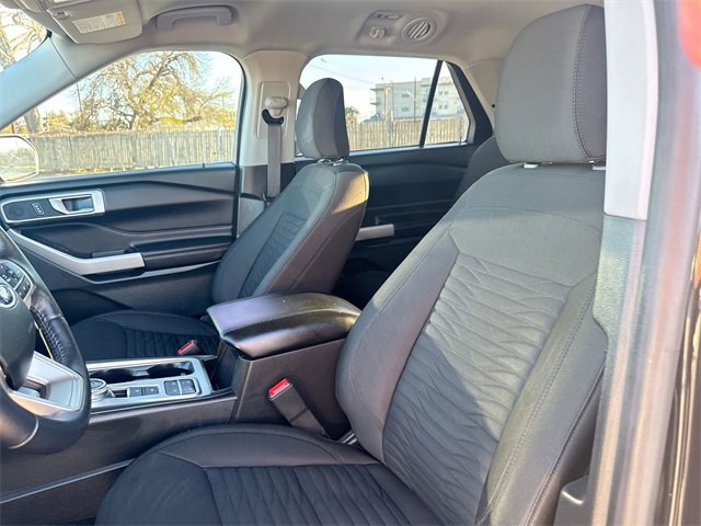 Certified 2021 Ford Explorer XLT image 17