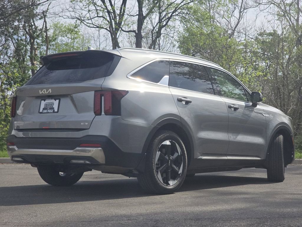 Used 2025 Kia Sorento EX w/ EX Panoramic Sunroof Package image 18
