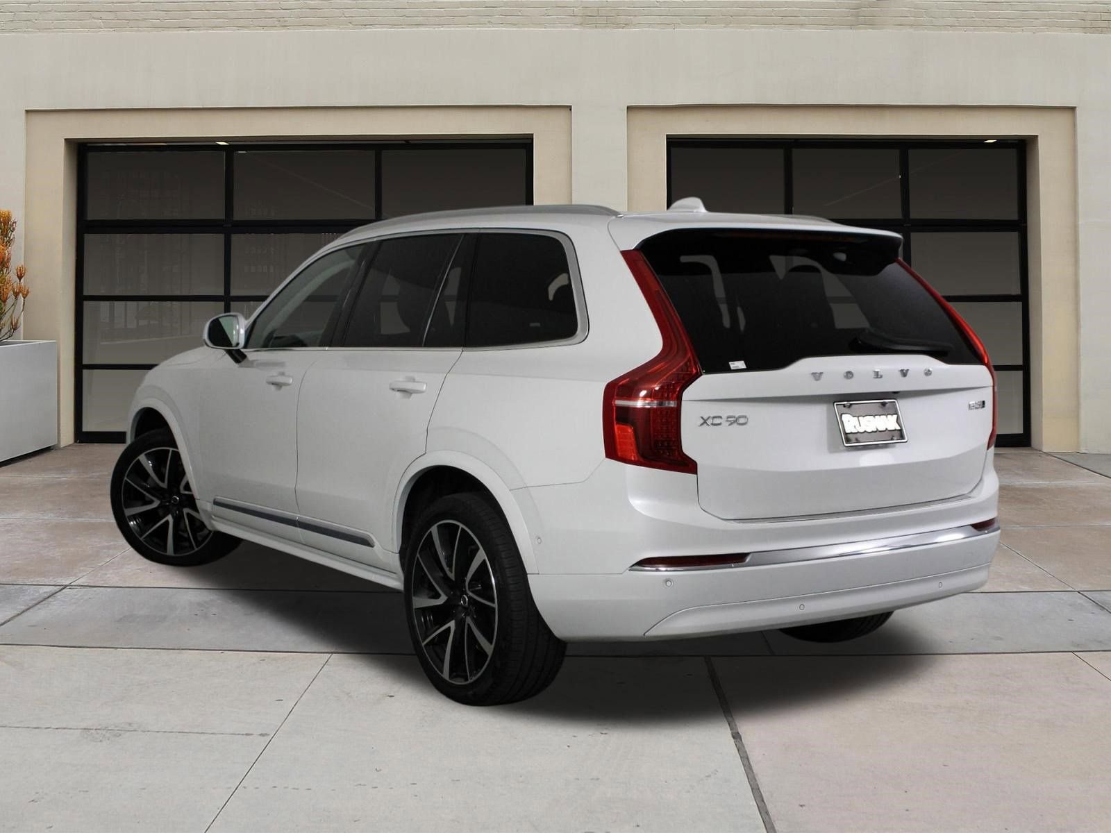 Used 2023 Volvo XC90 B5 Plus w/ Protection Package Premier AWD/4WD image 2