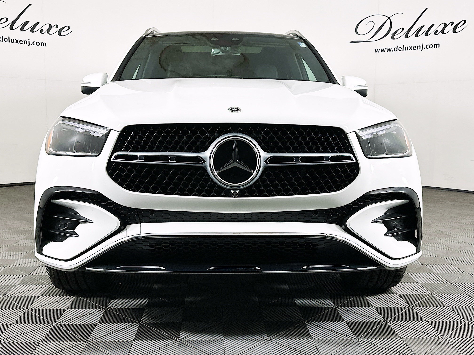 Used 2025 Mercedes-Benz GLE 350 4MATIC image 2