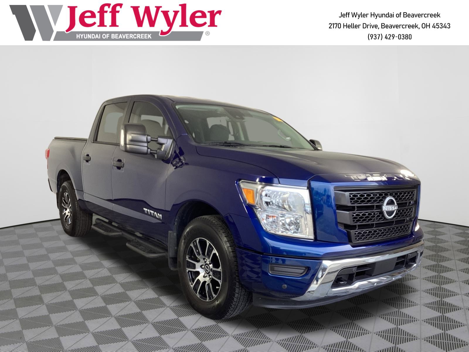 Used 2024 Nissan Titan SV w/ SV Convenience Package image 1