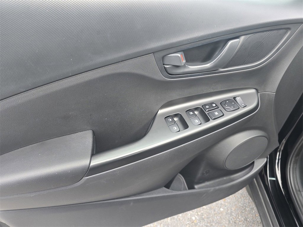 Used 2023 Hyundai Kona SEL image 21