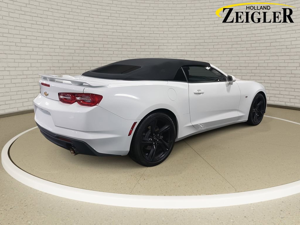 Used 2021 Chevrolet Camaro LT RWD image 5