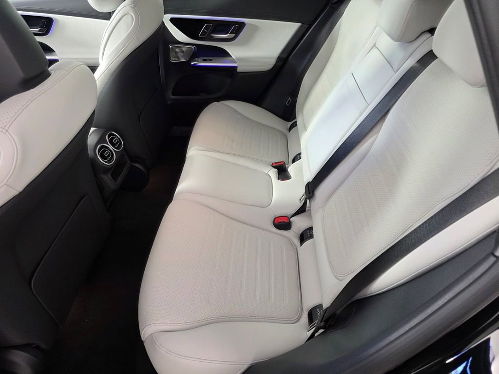 New 2026 Mercedes-Benz GLC 300 image 11