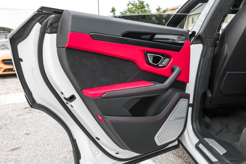 Used 2022 Lamborghini Urus image 55