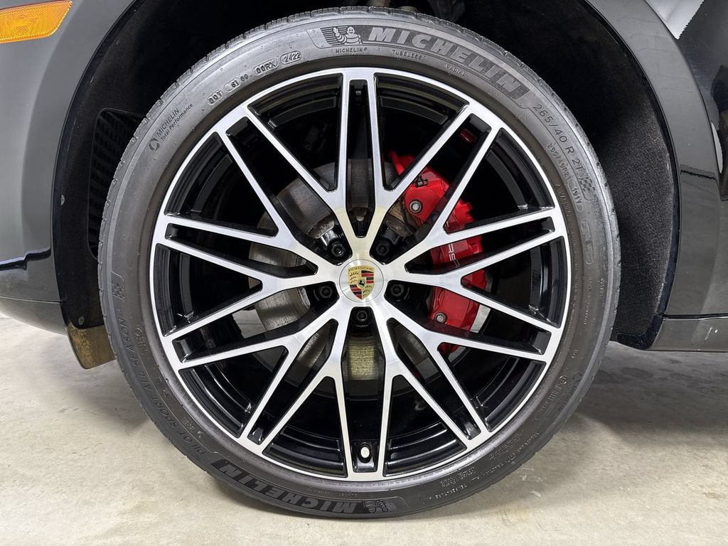 Certified 2022 Porsche Macan S w/ Premium Package Plus AWD/4WD image 13