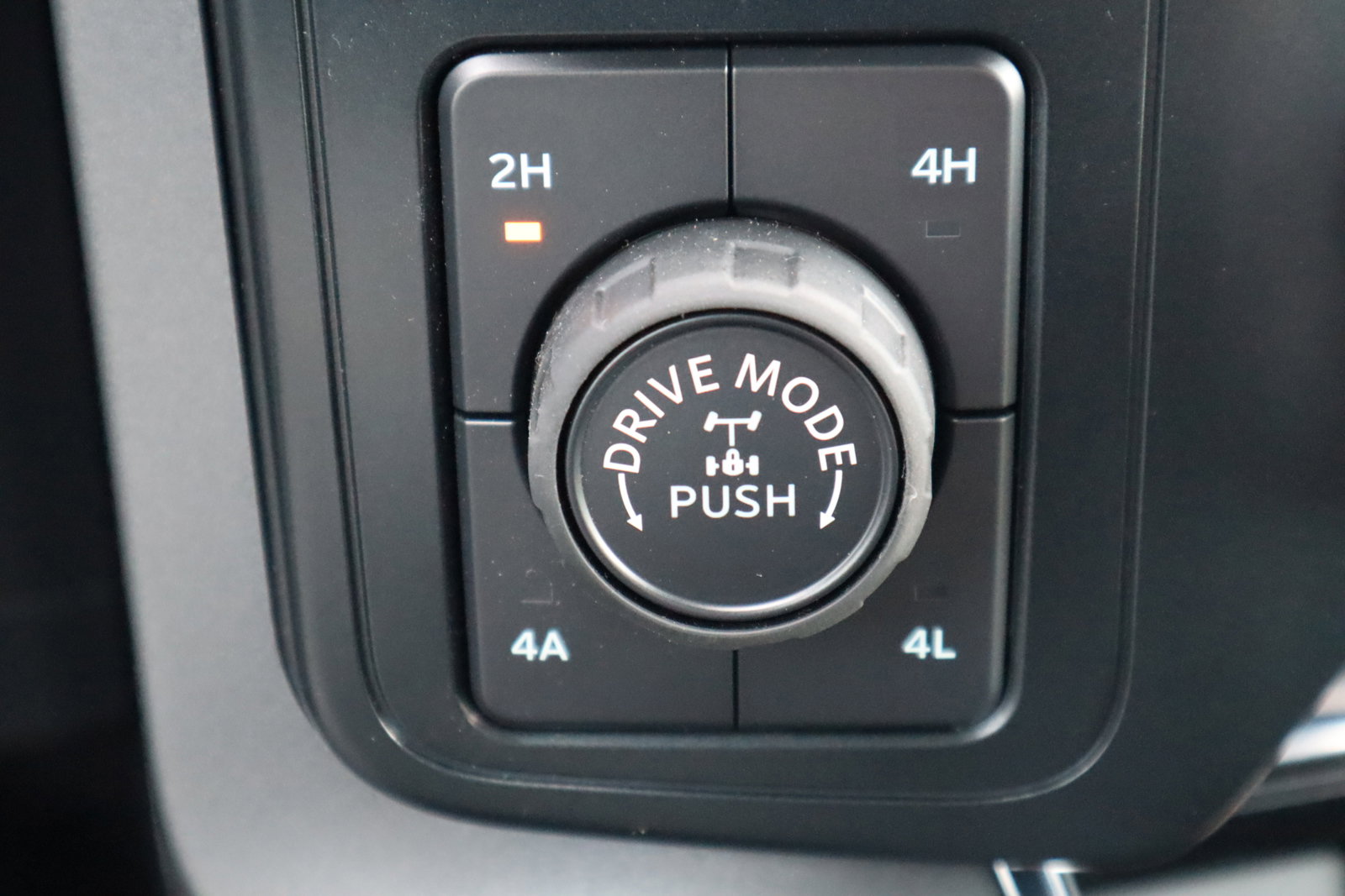 New 2025 Ford F150 Lariat w/ Equipment Group 502A High image 24