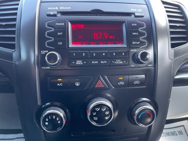 Used 2011 Kia Sorento LX image 22