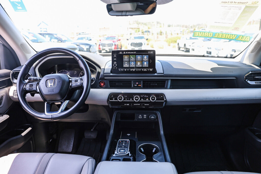 Used 2023 Honda Pilot EX-L image 2