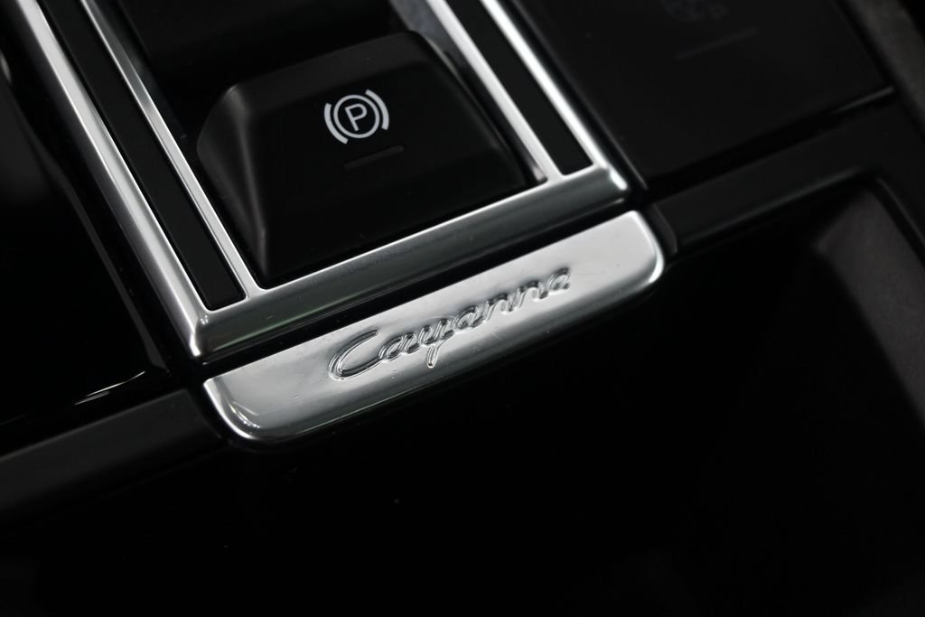 Certified 2020 Porsche Cayenne AWD/4WD image 18