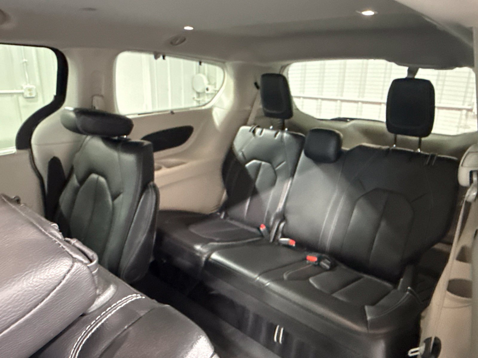 Used 2022 Chrysler Pacifica Touring-L AWD/4WD image 20
