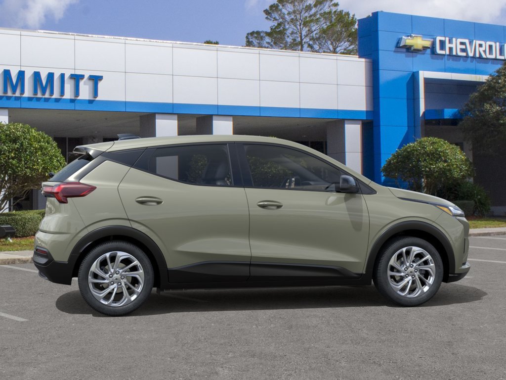 New 2027 Chevrolet Bolt LT FWD image 5