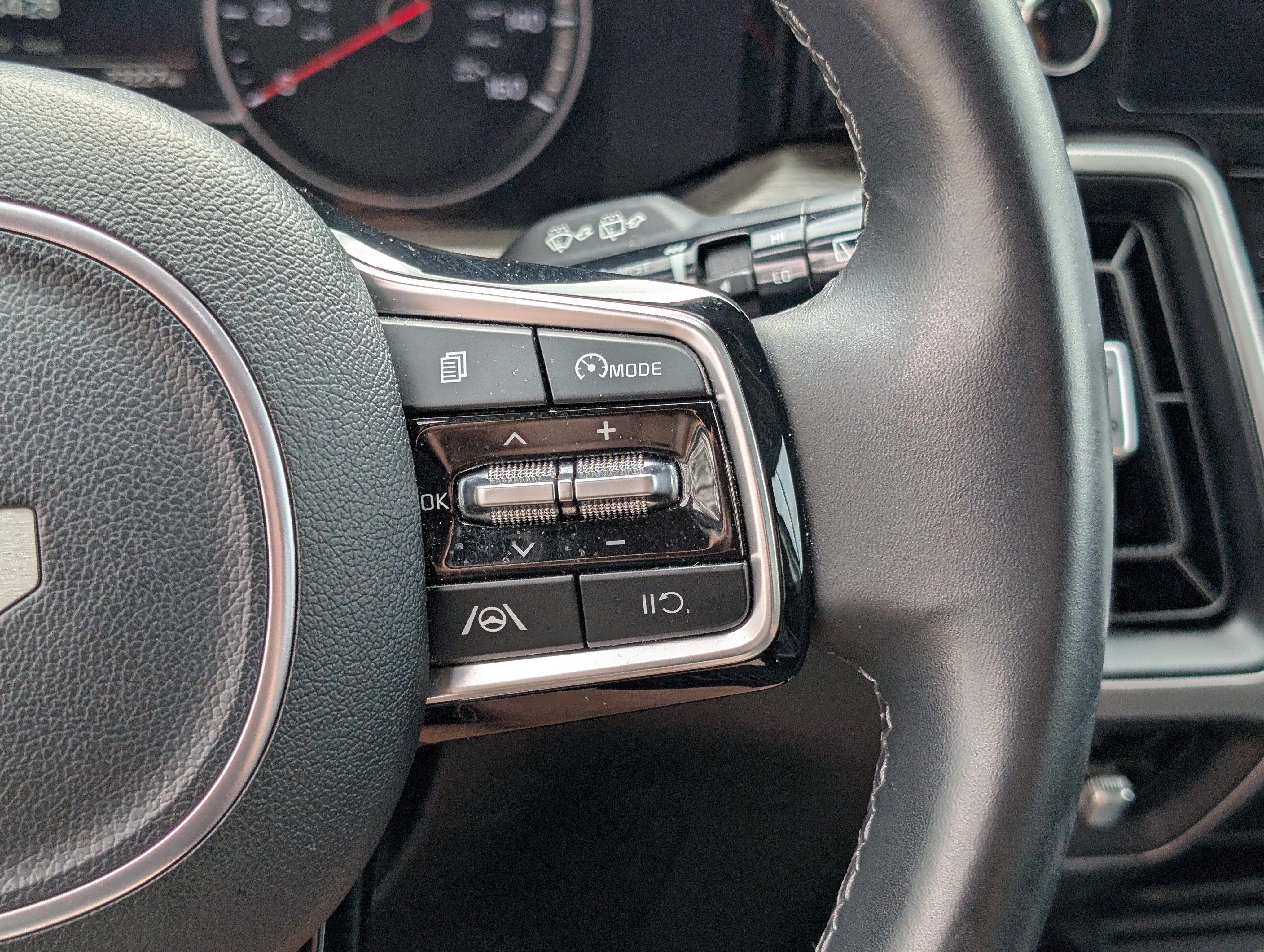 Used 2023 Kia Sorento S w/ Panoramic Sunroof Package AWD/4WD image 19