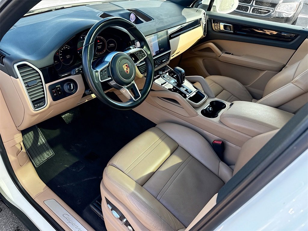 Used 2020 Porsche Cayenne image 25