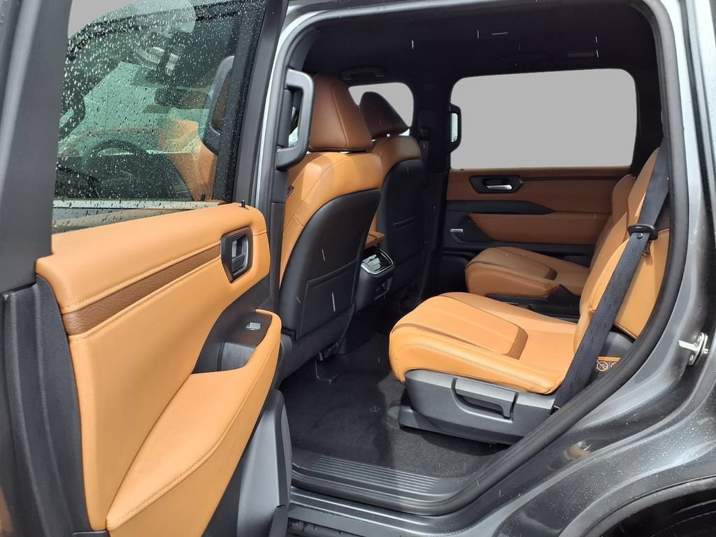 New 2026 Nissan Armada SL w/ Captain's Chari Seat Package AWD/4WD image 25