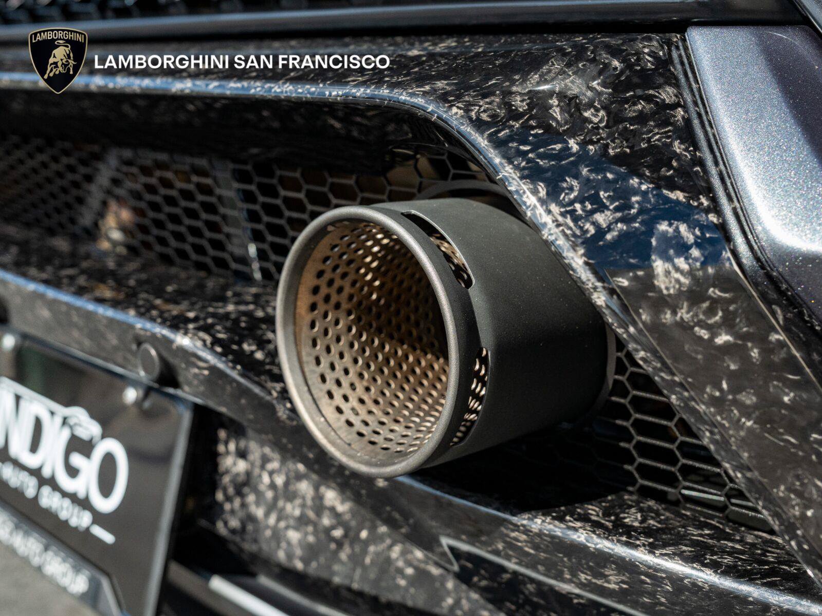 Used 2018 Lamborghini Huracan Performante AWD/4WD image 38
