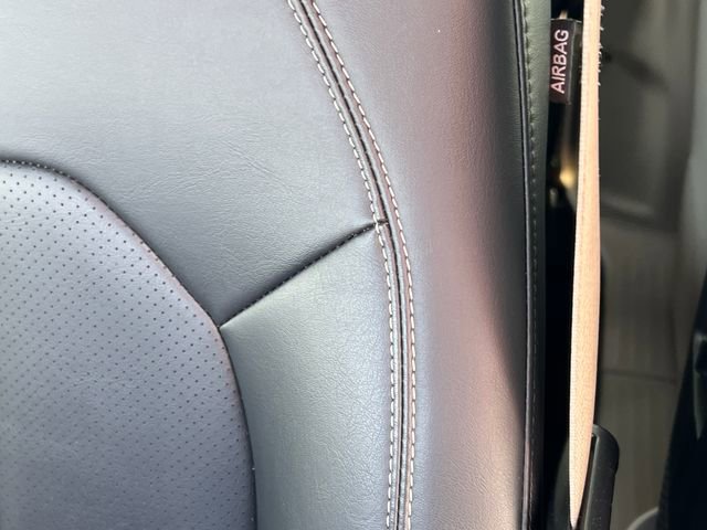 Used 2023 Chrysler Pacifica Touring-L FWD image 14