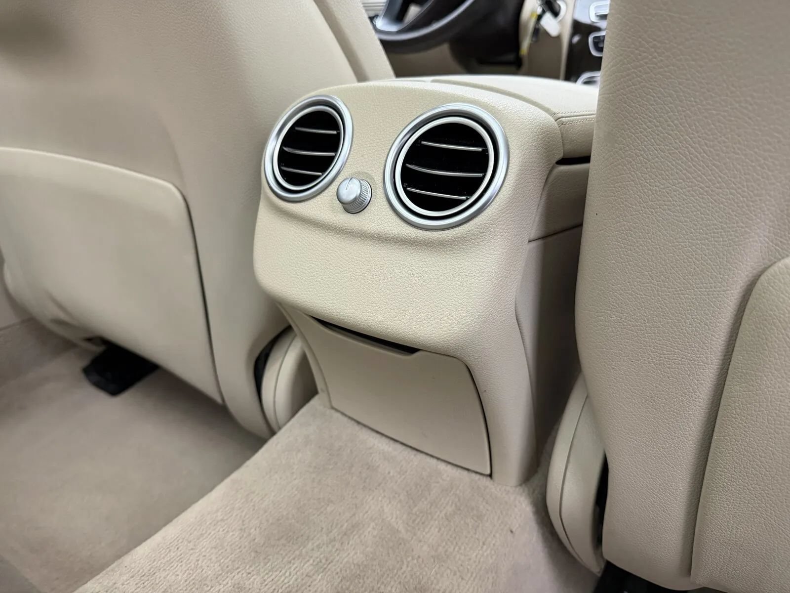 Used 2017 Mercedes-Benz C 300 4MATIC Sedan image 28