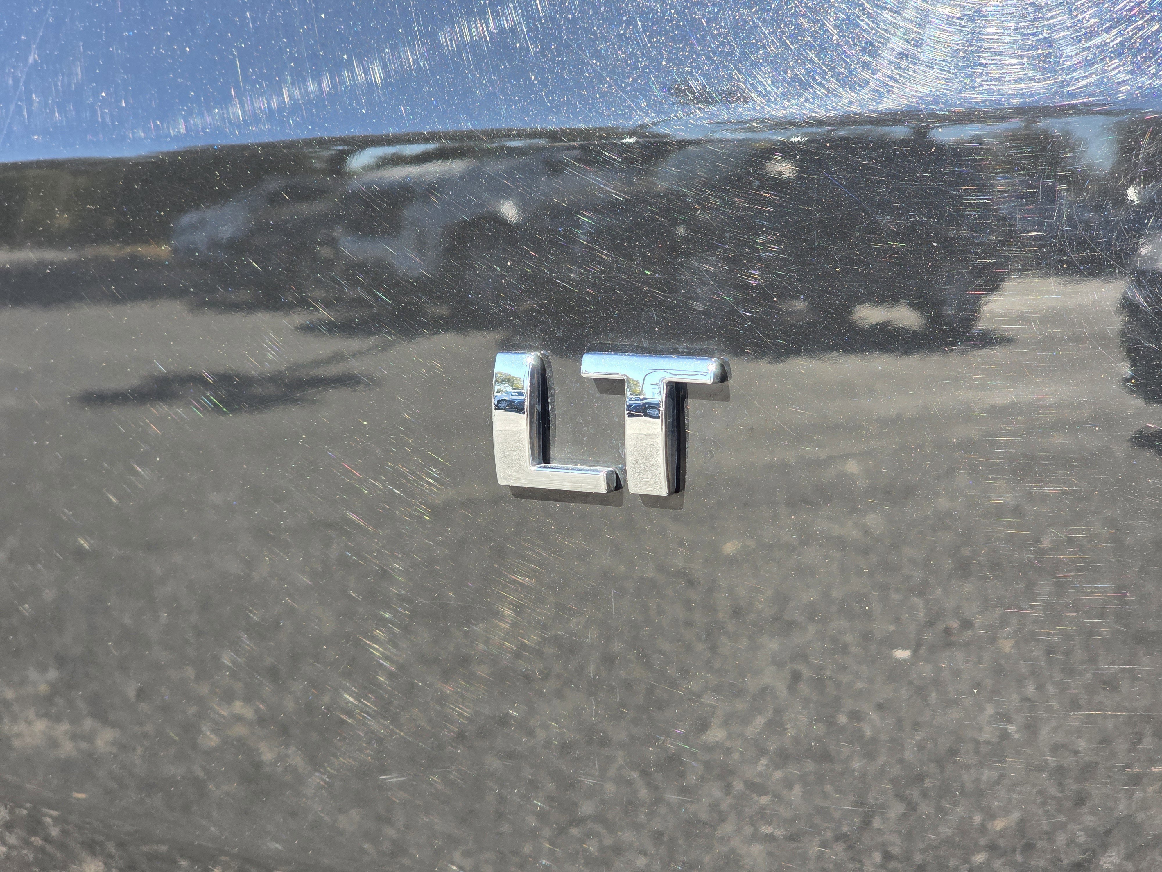 Used 2023 Chevrolet Traverse LT image 17