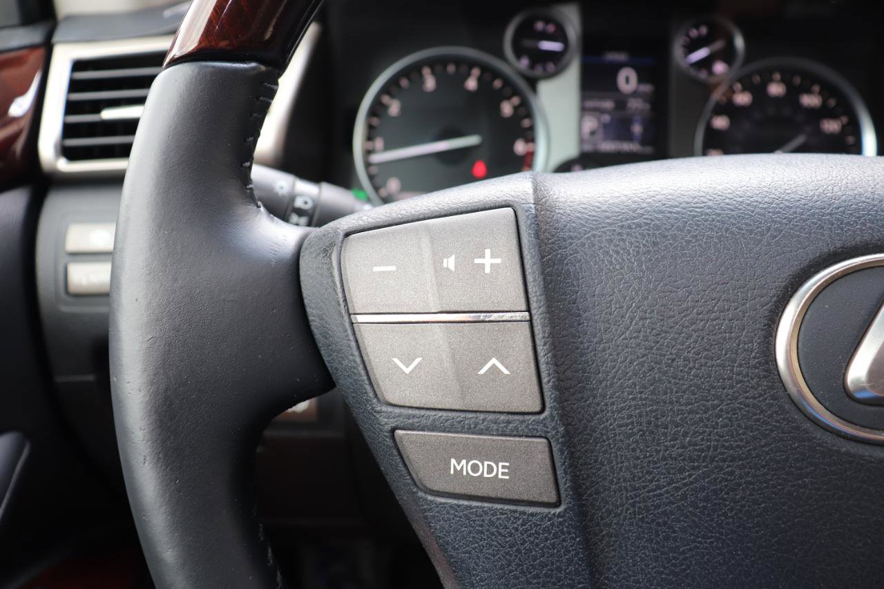 Used 2015 Lexus LX 570 4WD image 62