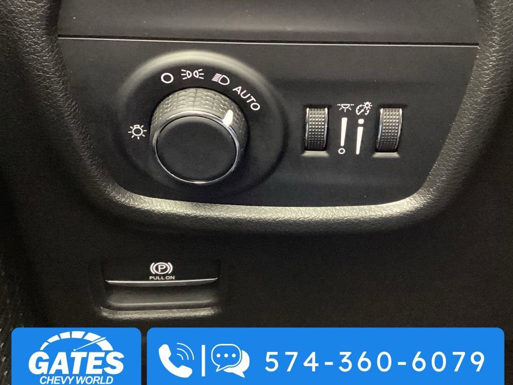Used 2023 Jeep Grand Cherokee Laredo w/ Trailer Tow Prep Group (B) AWD/4WD image 22