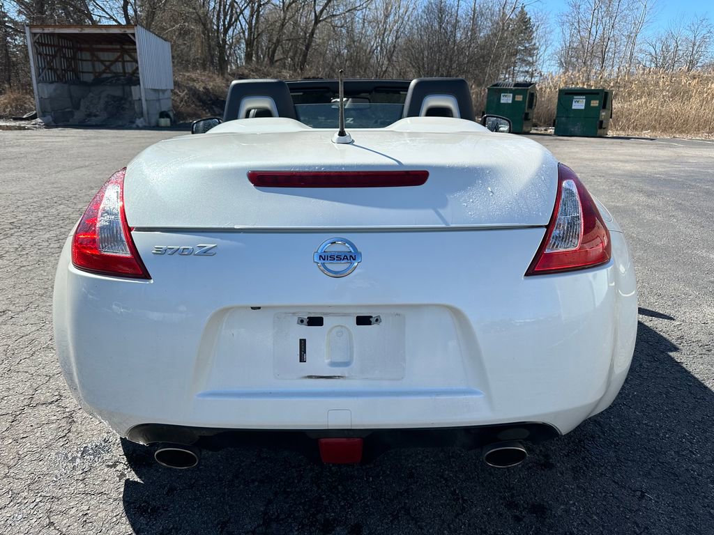 Used 2018 Nissan 370Z Touring Sport RWD image 17