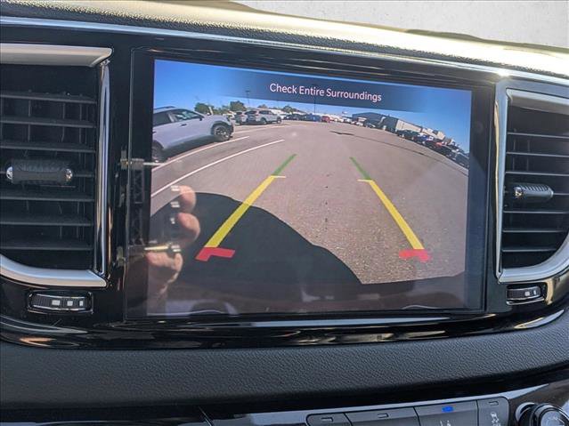 Used 2023 Chrysler Pacifica Touring-L image 13