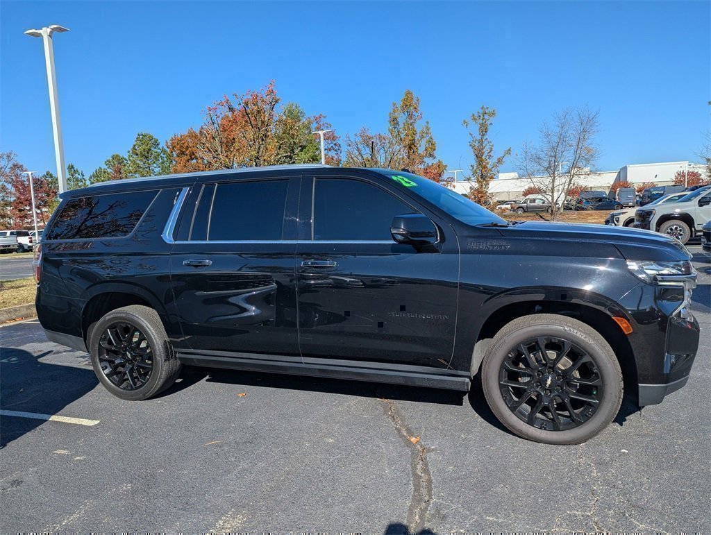 Used 2023 Chevrolet Suburban High Country image 7